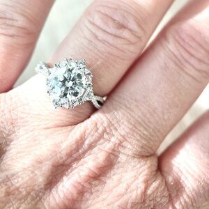 Elegant Silver Diamond Ring